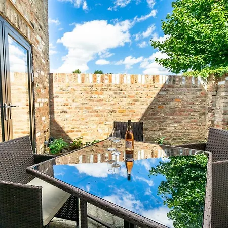 Grooms Holiday home
